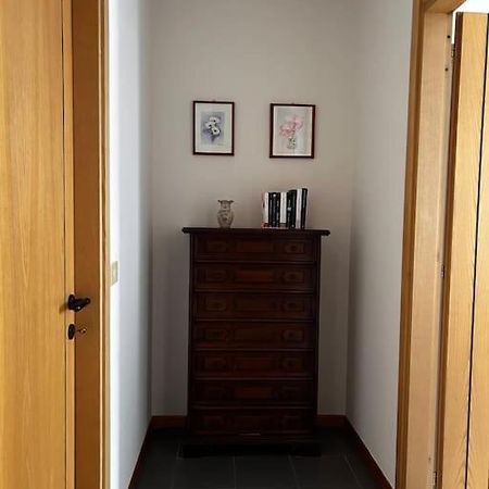 Near Town Centre And Lake - Le Colombe Bardolino Luaran gambar