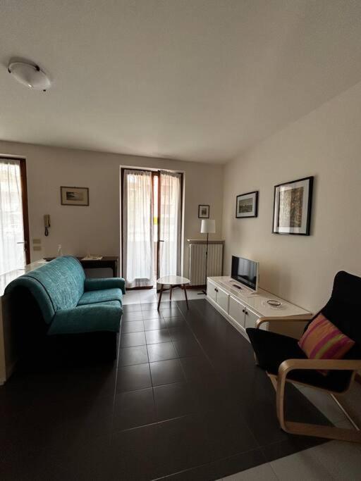 Near Town Centre And Lake - Le Colombe Bardolino Luaran gambar