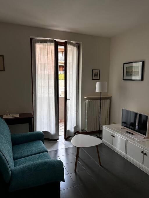 Near Town Centre And Lake - Le Colombe Bardolino Luaran gambar