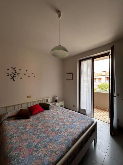 Near Town Centre And Lake - Le Colombe Bardolino Luaran gambar