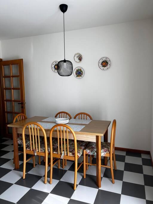 Near Town Centre And Lake - Le Colombe Bardolino Luaran gambar